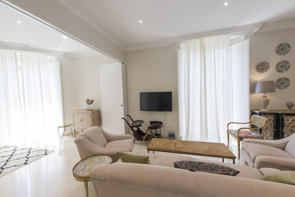 Apartamento Living By Cathedral Севилья Экстерьер фото