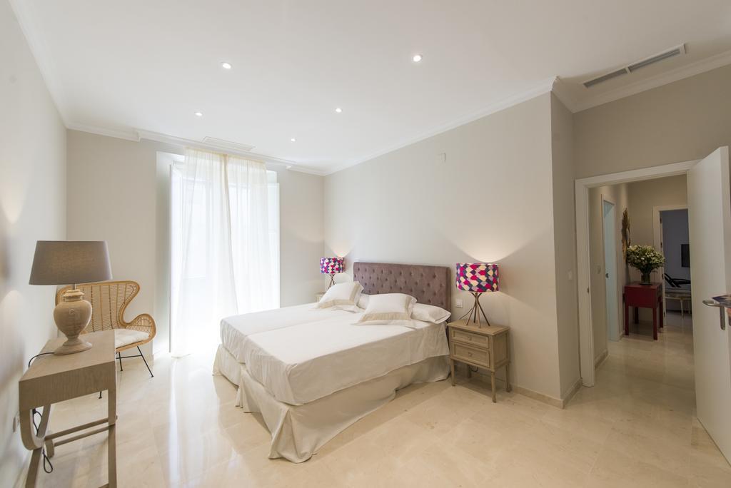 Apartamento Living By Cathedral Севилья Экстерьер фото